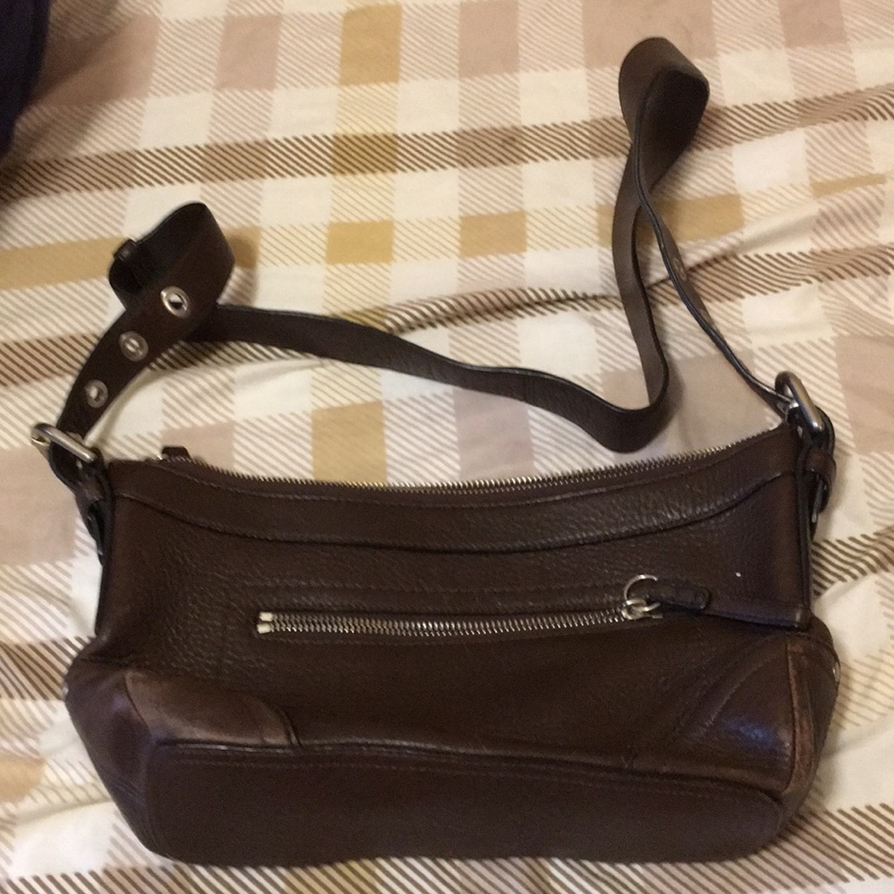 Handbags - Picture 5 of 7